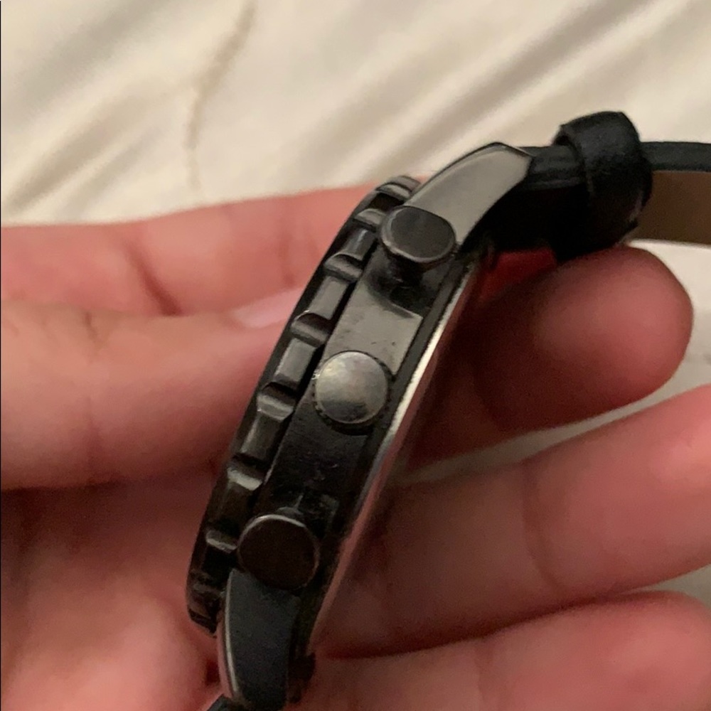 watch - Picture 4 of 4